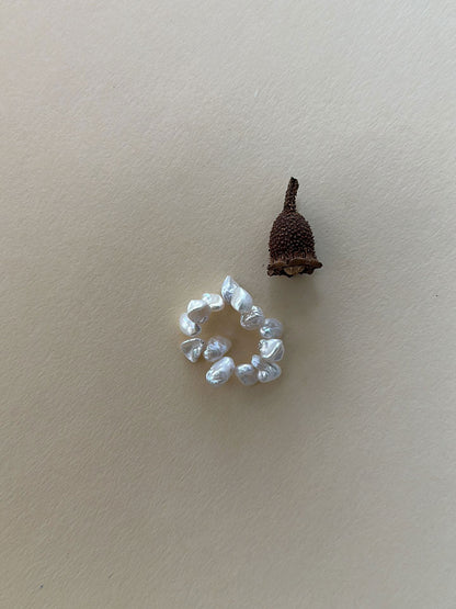 Baroque Pearl Cluster Stretch Ring