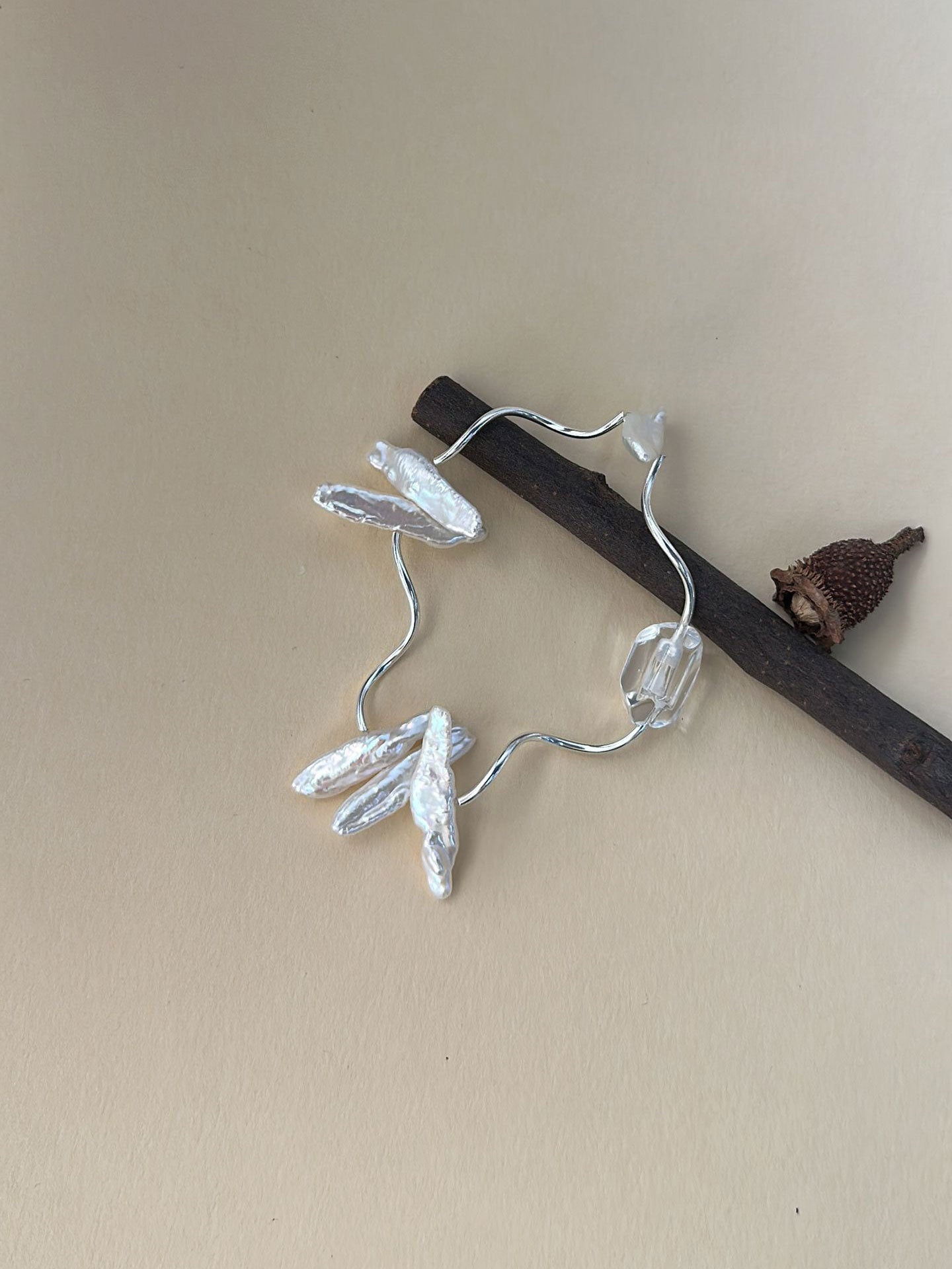 Wave Rhythm Bangle with Baroque Pearl & Clear Quartz