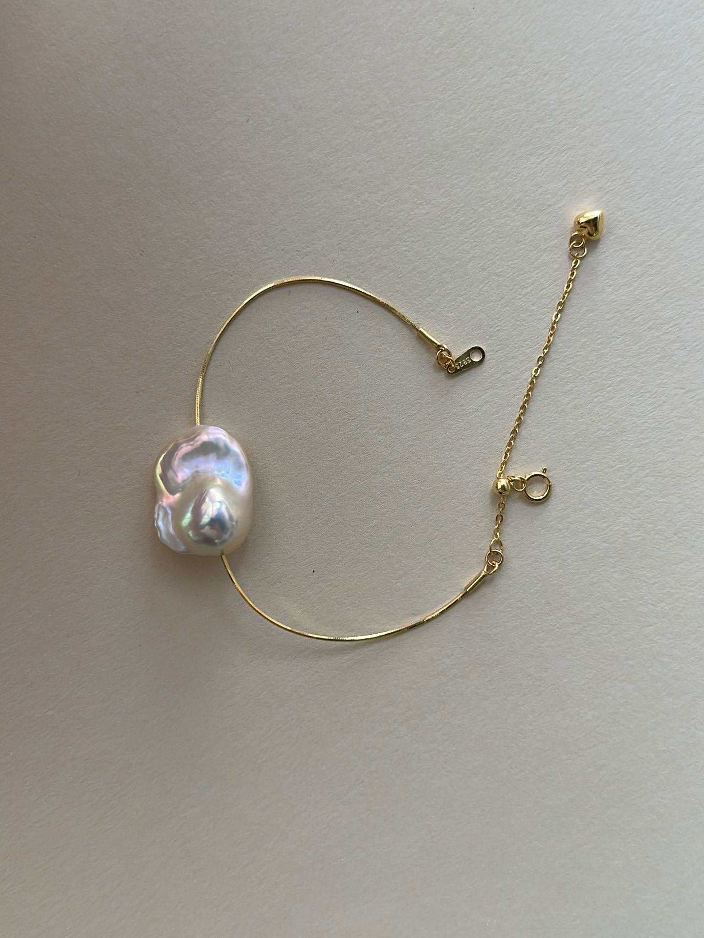 18K Gold-Plated Snake Chain Bracelet with Iridescent Baroque Pearl