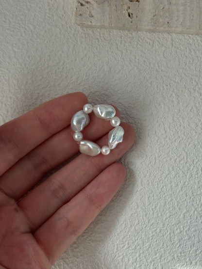 Little Pearl & Baroque Stretch Ring
