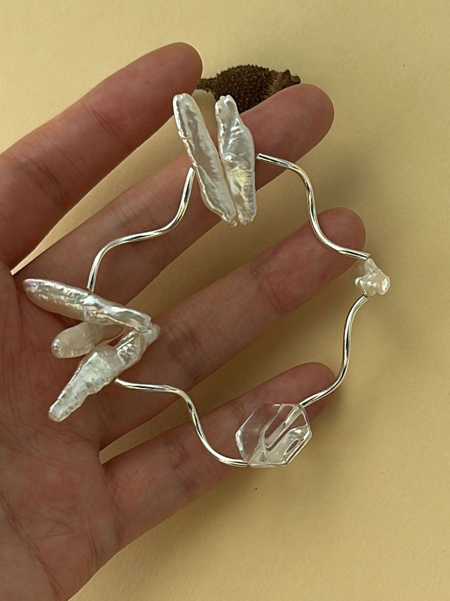 Wave Rhythm Bangle with Baroque Pearl & Clear Quartz