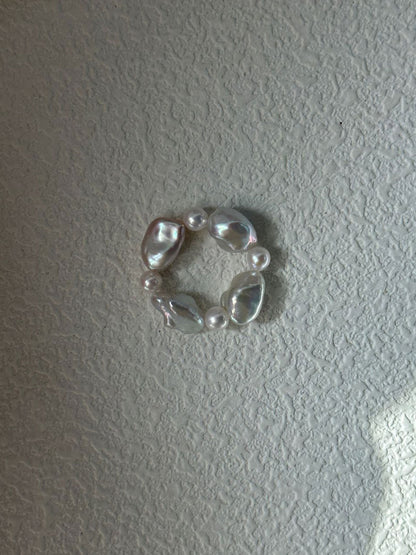 Little Pearl & Baroque Stretch Ring