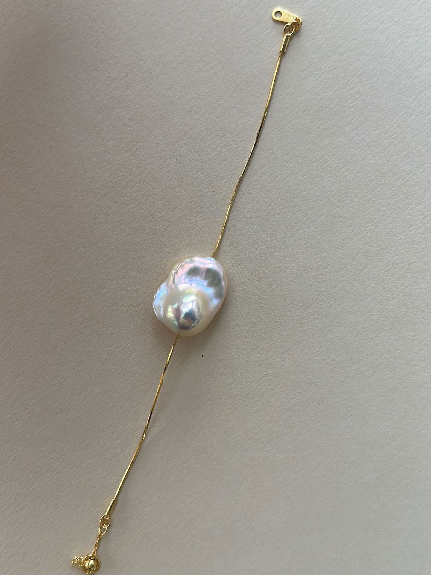 18K Gold-Plated Snake Chain Bracelet with Iridescent Baroque Pearl