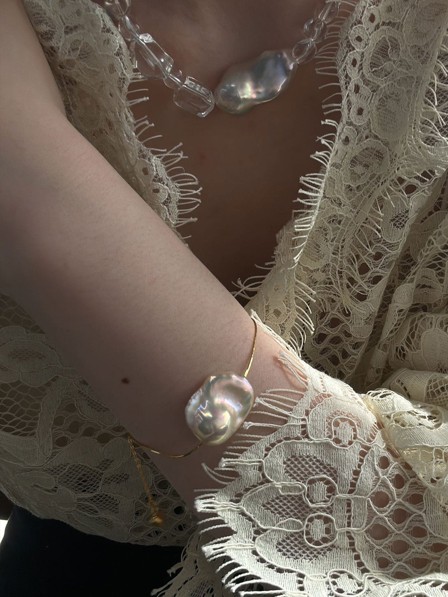 18K Gold-Plated Snake Chain Bracelet with Iridescent Baroque Pearl