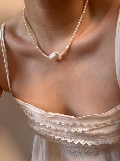 Alba Necklace